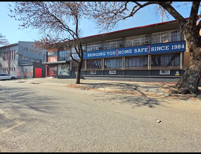 3,360M² WAREHOUSE FOR SALE IN OPHIRTON